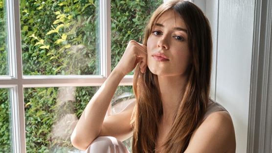 Daisy Edgar Jones Estée Lauder'ın Yeni Elçisi Oldu