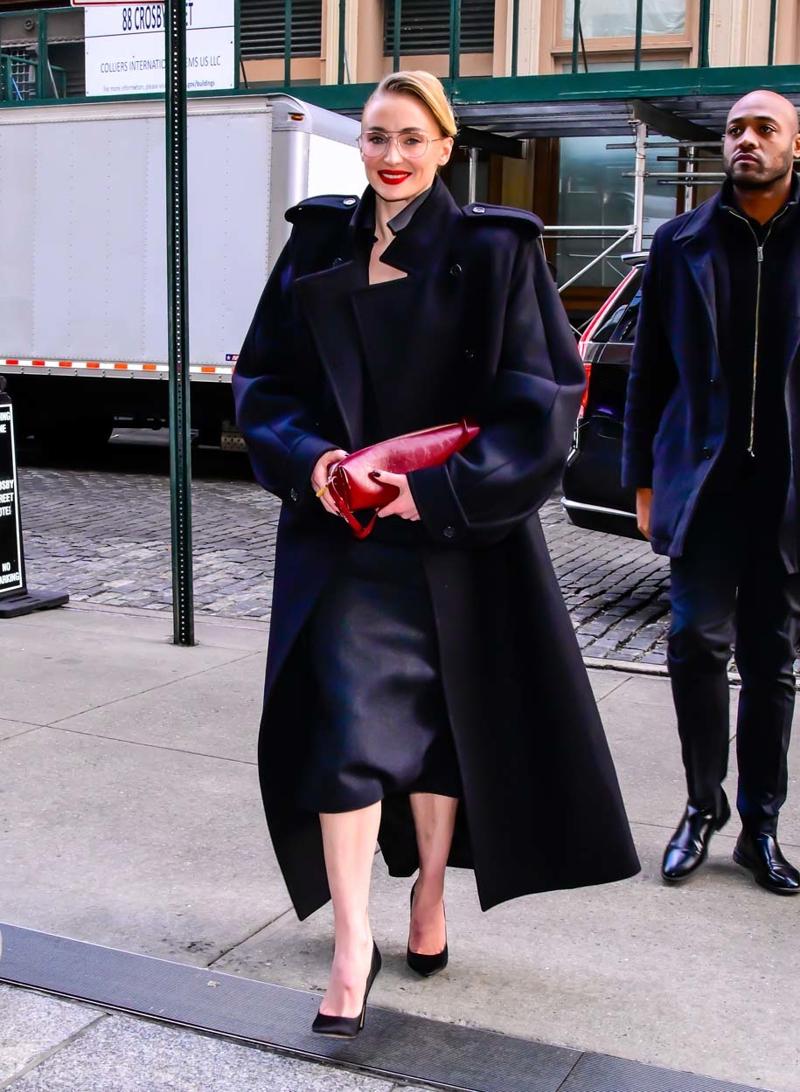 Sophie Turner ile Sokakta Ofis Şıklığı