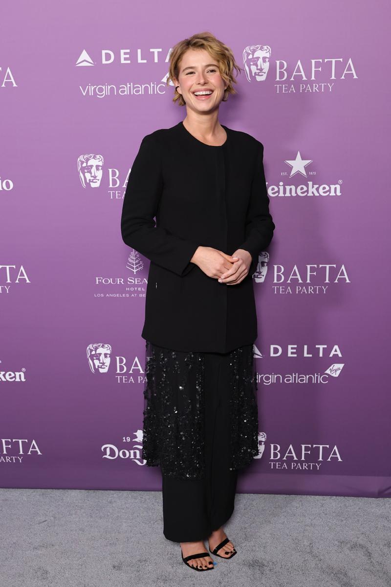 Kontrollü ama İddialı: Jessie Buckley'nin Kırmızı Halı Stili