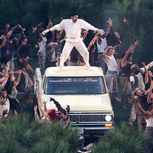 Super Bowl 2026: Bad Bunny'li Halftime Show ve Yıldızlarla Dolu Bir Gösteri
