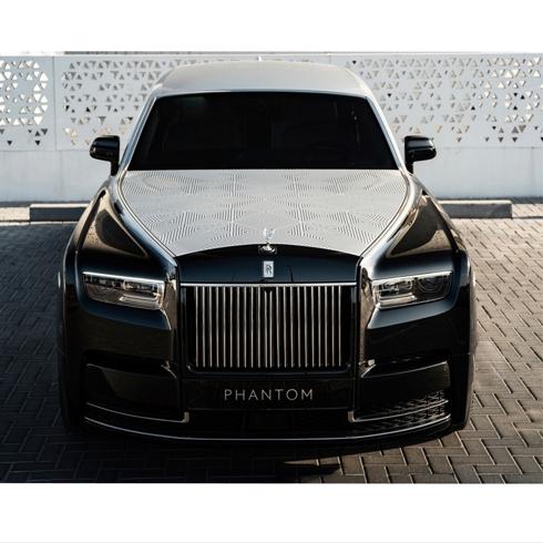 Rolls-Royce Phantom Arabesque: Lazer İşlemeli Motor Kaputu Tasarımı