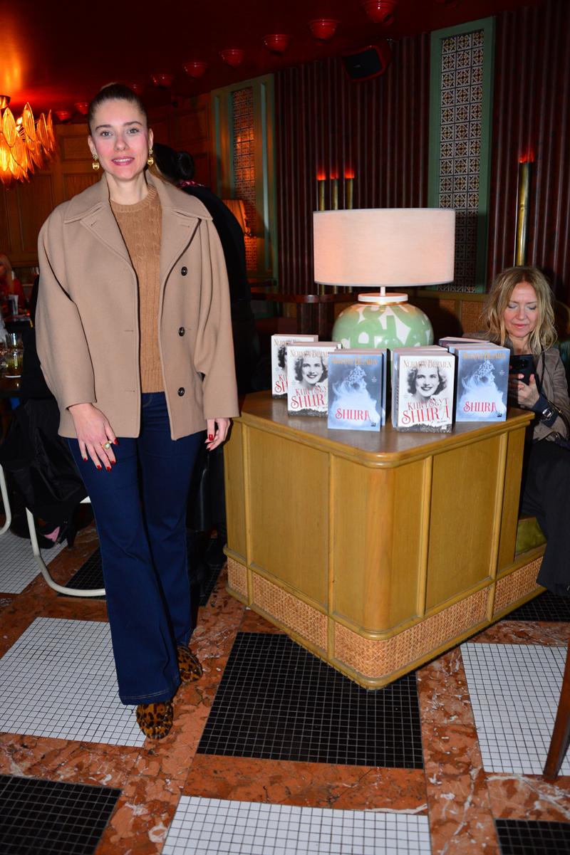 Sevgililer Günü'nde Emirgan'da Nermin Bezmen Buluşması