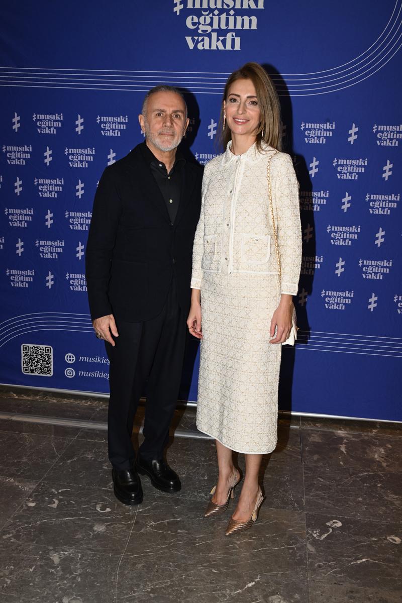 “Taş Plaklardaki Unutulmuş Şarkılar” Zorlu PSM'de Yeniden Sahnede