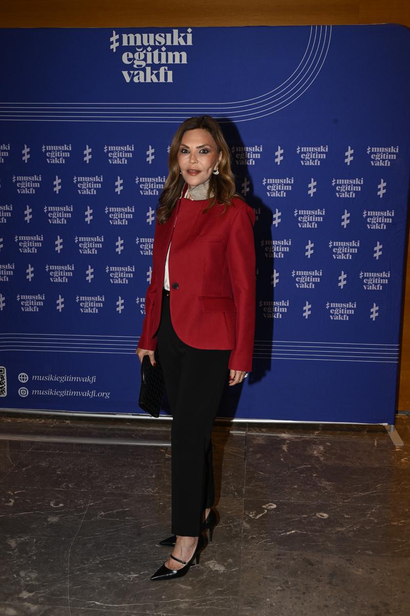 “Taş Plaklardaki Unutulmuş Şarkılar” Zorlu PSM'de Yeniden Sahnede