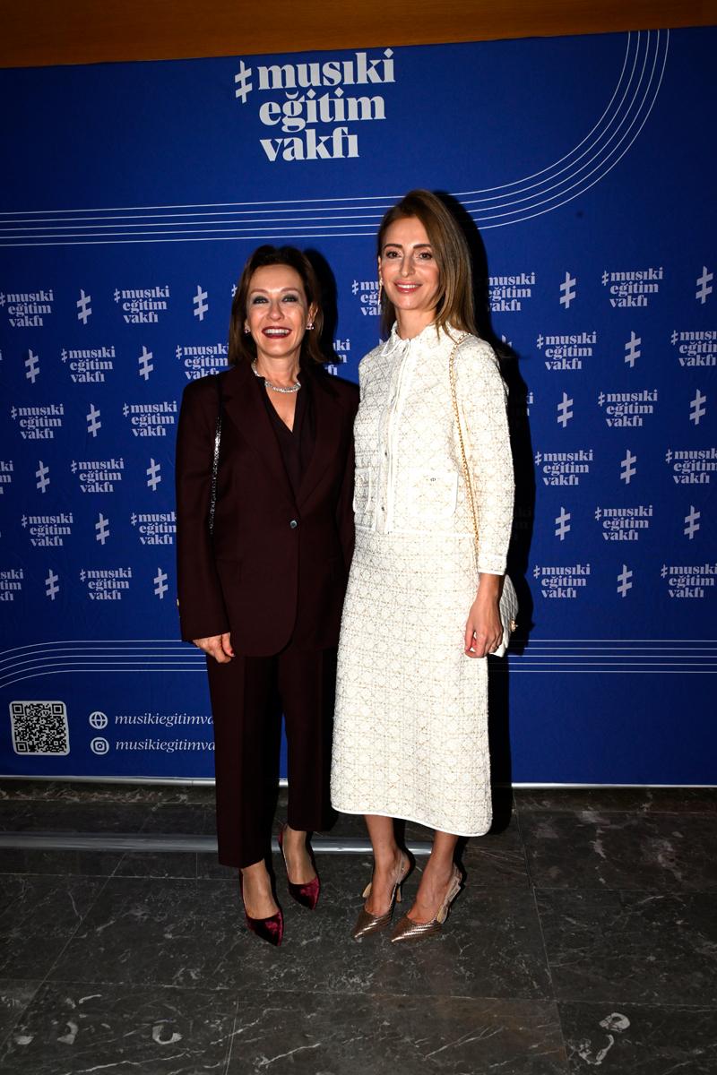 “Taş Plaklardaki Unutulmuş Şarkılar” Zorlu PSM'de Yeniden Sahnede