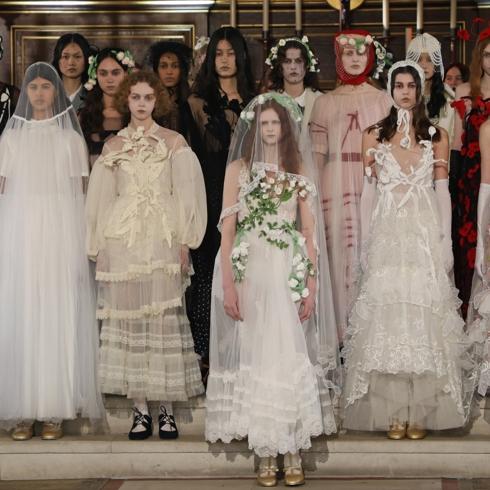 Londra'da Bora Aksu Romantizmi
