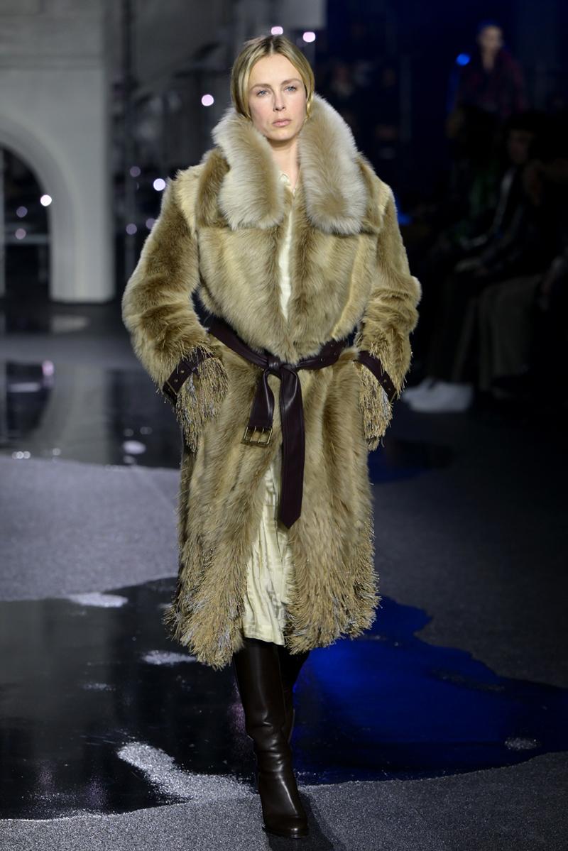 Burberry ve Daniel Lee ile Londra Sokakları