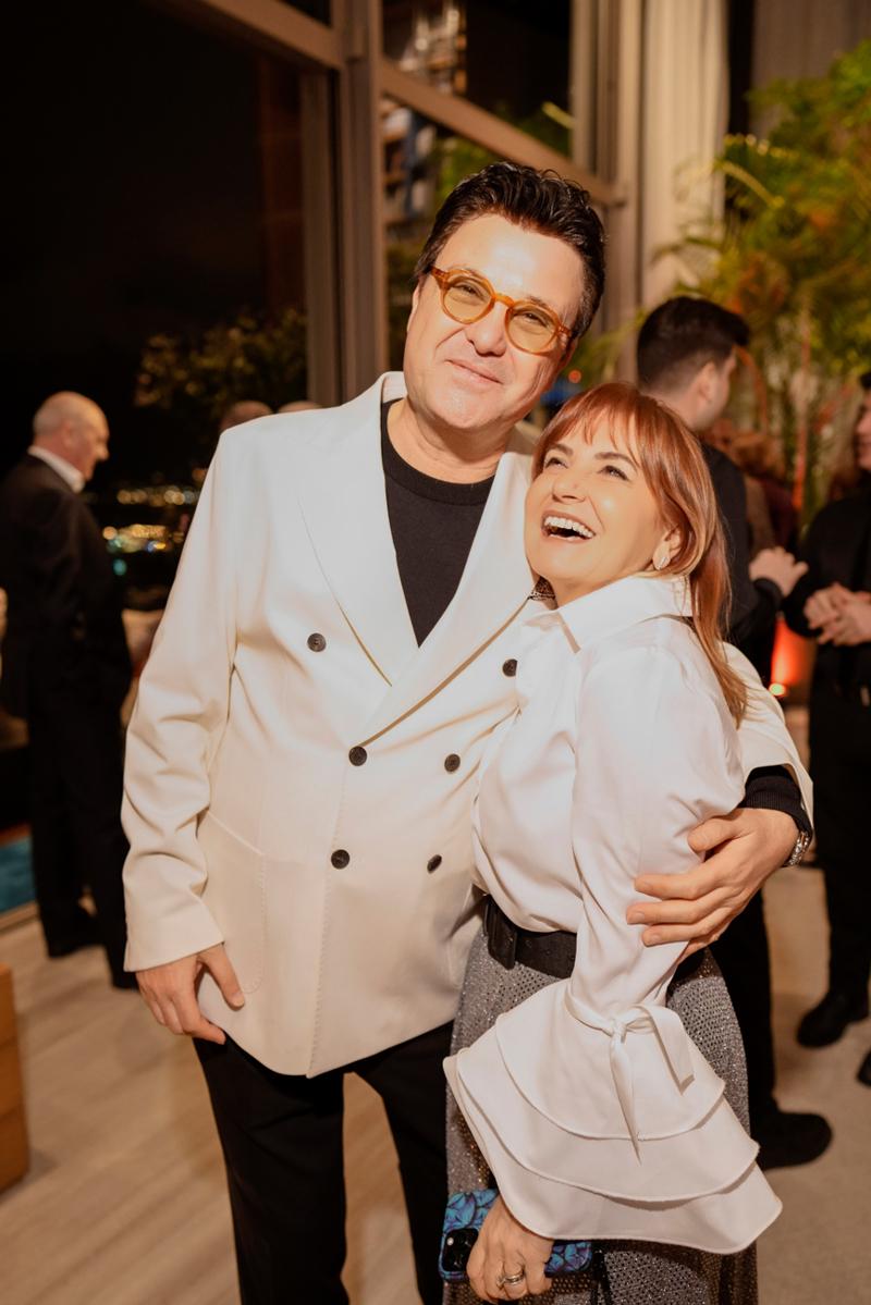 Sanatla Çevrili Kutlama