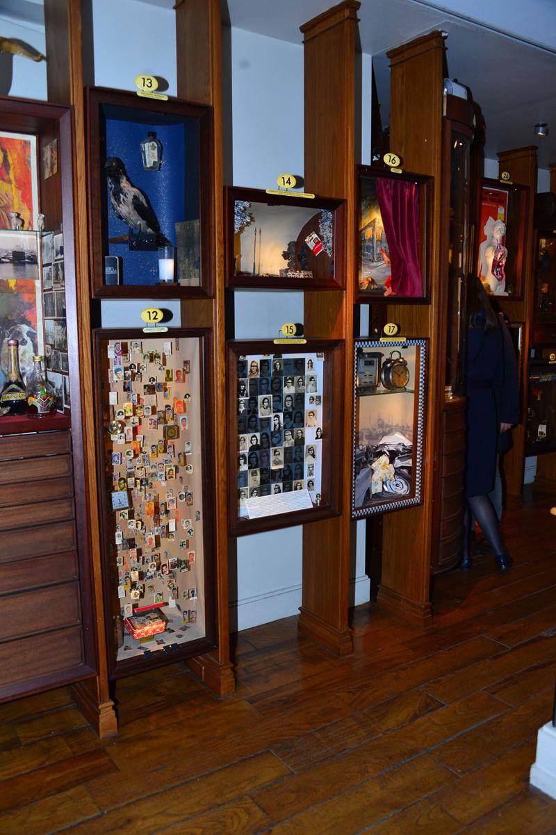 Bir Romanın İçinde Yürümek