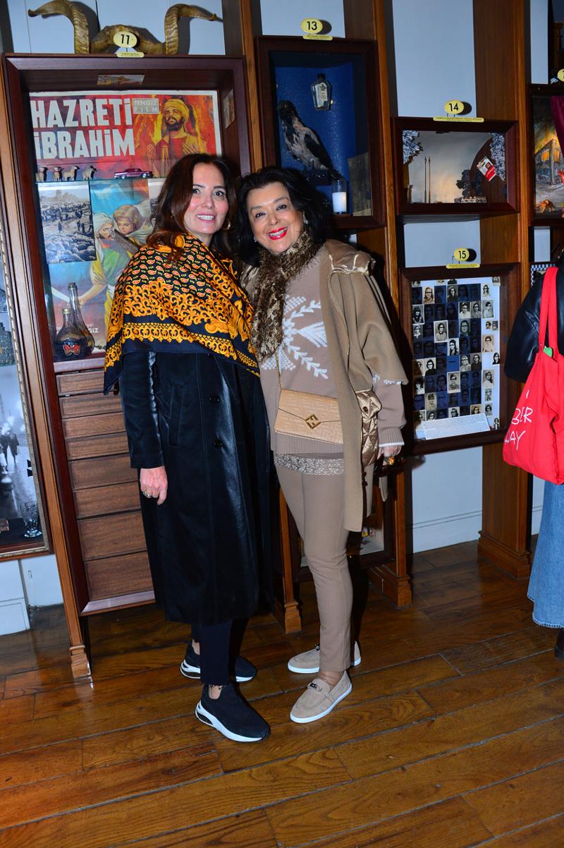 Bir Romanın İçinde Yürümek