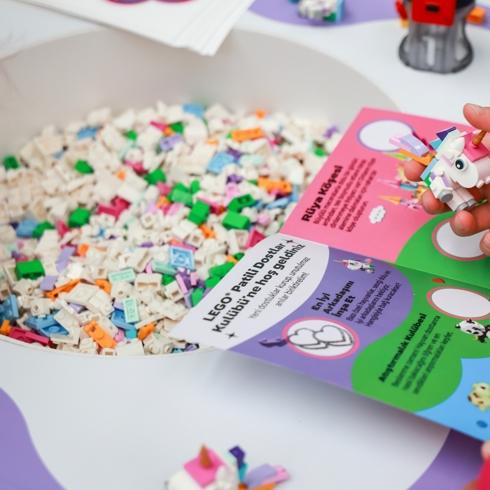 Patili Dostlarla Büyüyen Hayal Gücü