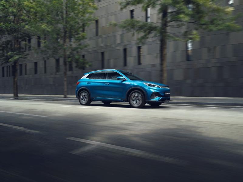 Yeni Nesil Otomobiller: Hangisi Gerçekten Mantıklı, Elektrik mi, Hibrit mi?