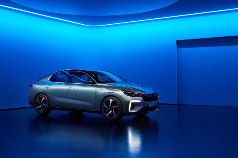 Yeni Nesil Otomobiller: Hangisi Gerçekten Mantıklı, Elektrik mi, Hibrit mi?