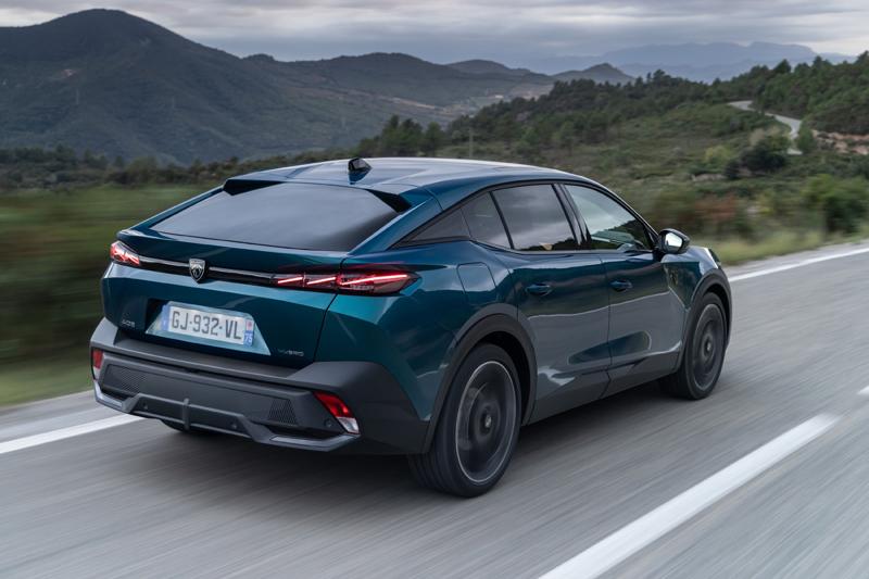 Yeni Nesil Otomobiller: Hangisi Gerçekten Mantıklı, Elektrik mi, Hibrit mi?