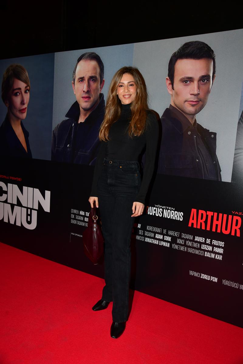 Arthur Miller Klasiğine Güçlü Yorum