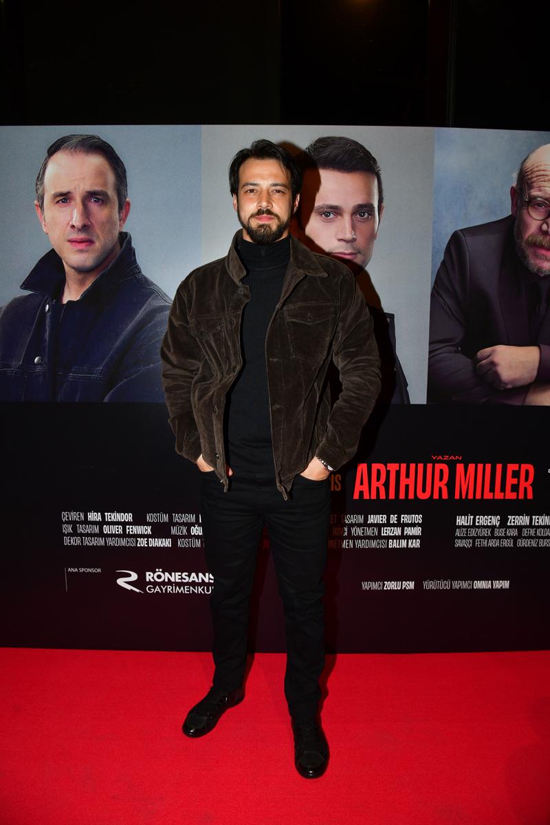 Arthur Miller Klasiğine Güçlü Yorum