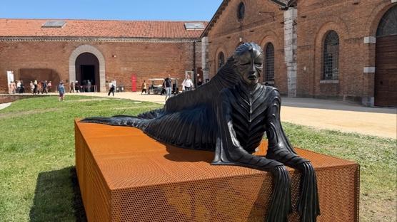 2026 Venedik Bienali'nde Öne Çıkan Sergiler ve Pavyonlar