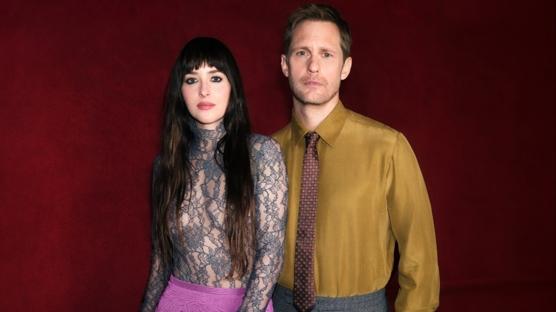 Dakota Johnson ve Alexander Skarsgård Valentino Beauty'nin Yeni Marka Elçileri Oldu