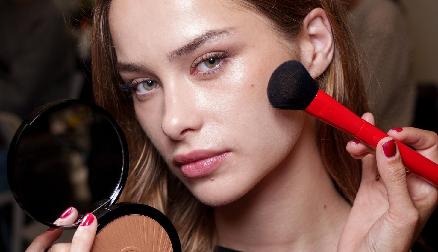 Allık ve Bronzer İttifakı: Blonzer
