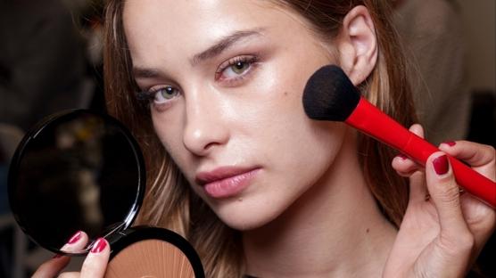 Allık ve Bronzer İttifakı: Blonzer