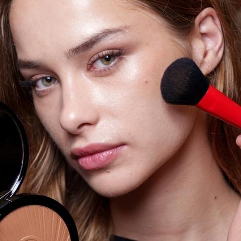 Allık ve Bronzer İttifakı: Blonzer