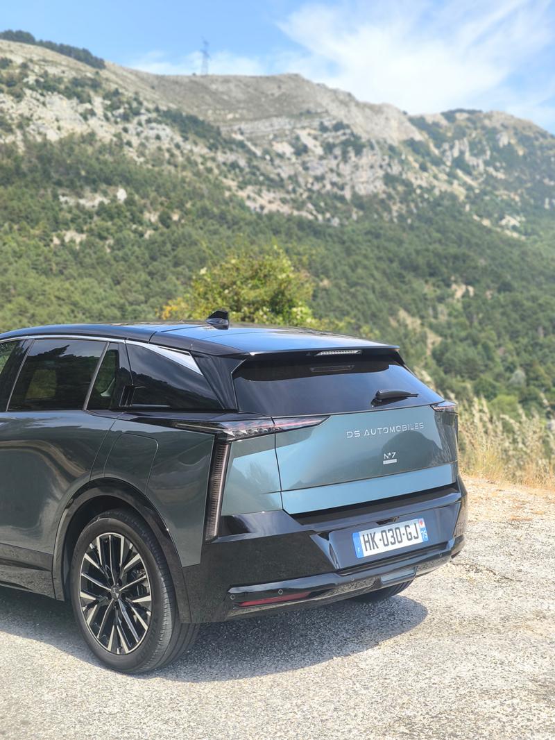 Provence Yollarında İki DS, Tek Yolculuk