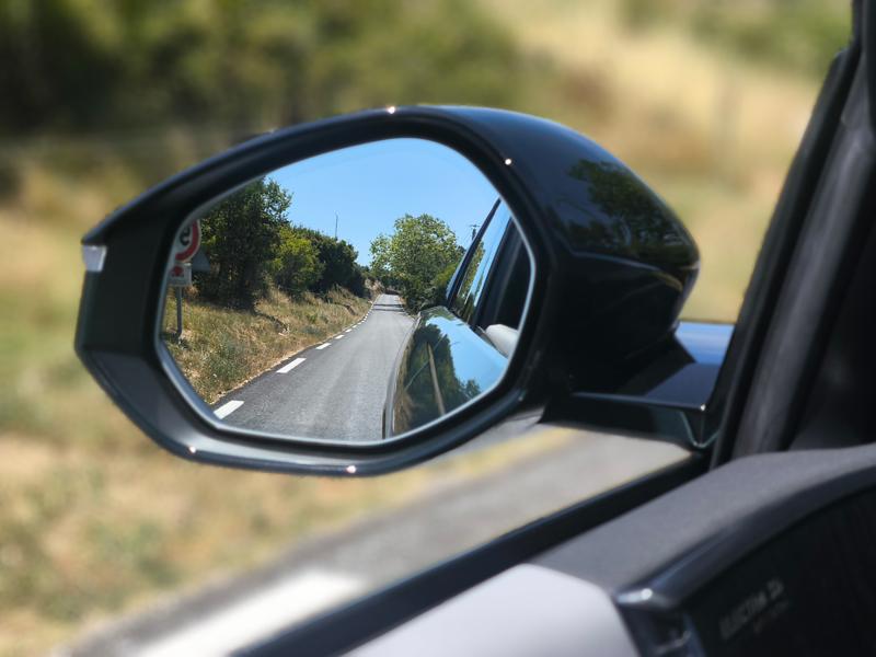 Provence Yollarında İki DS, Tek Yolculuk