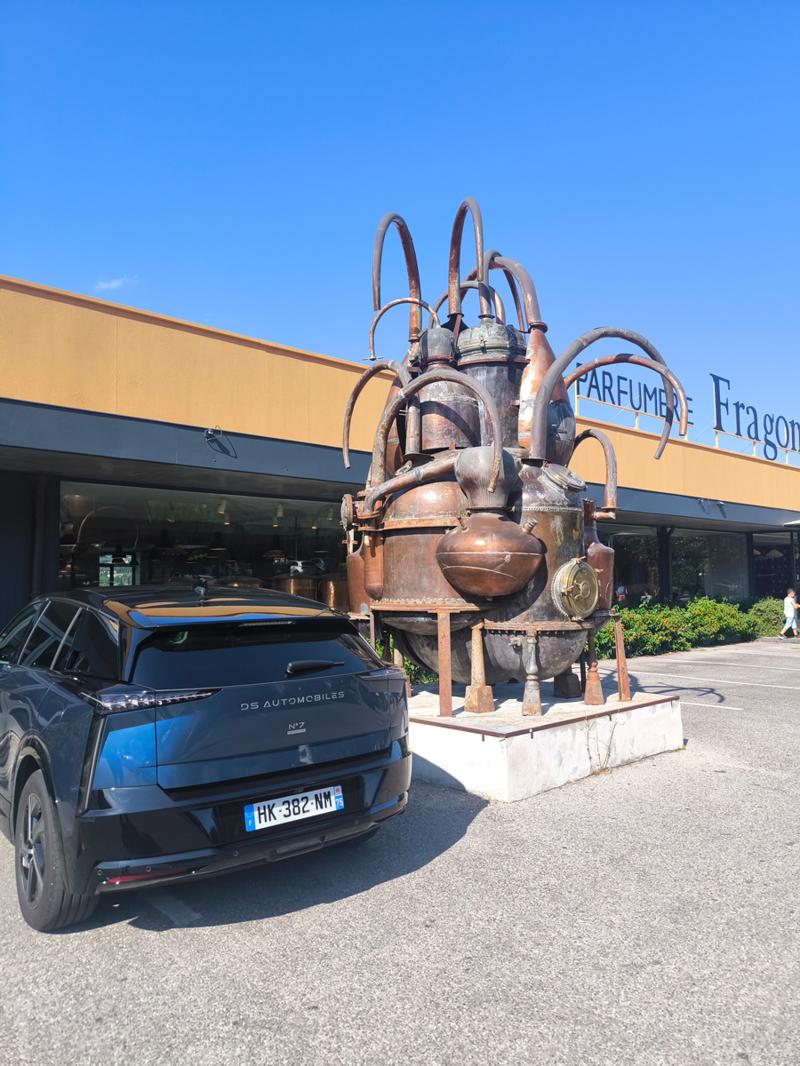 Provence Yollarında İki DS, Tek Yolculuk