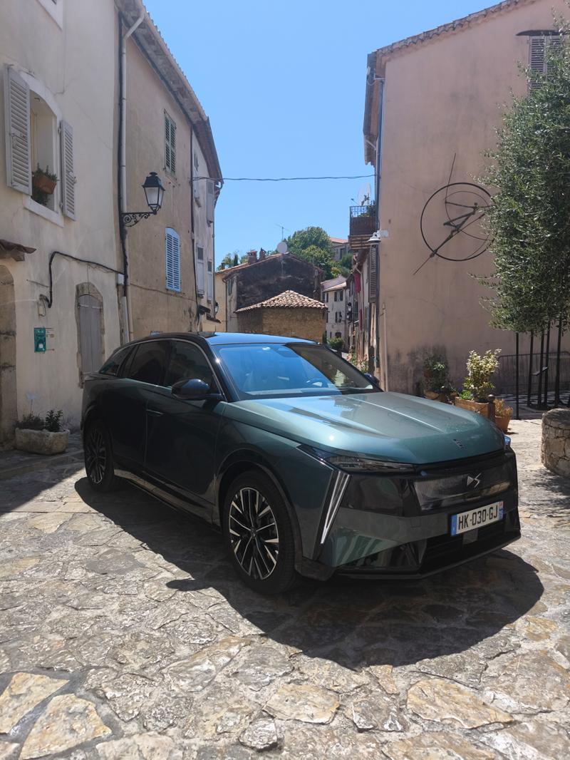 Provence Yollarında İki DS, Tek Yolculuk