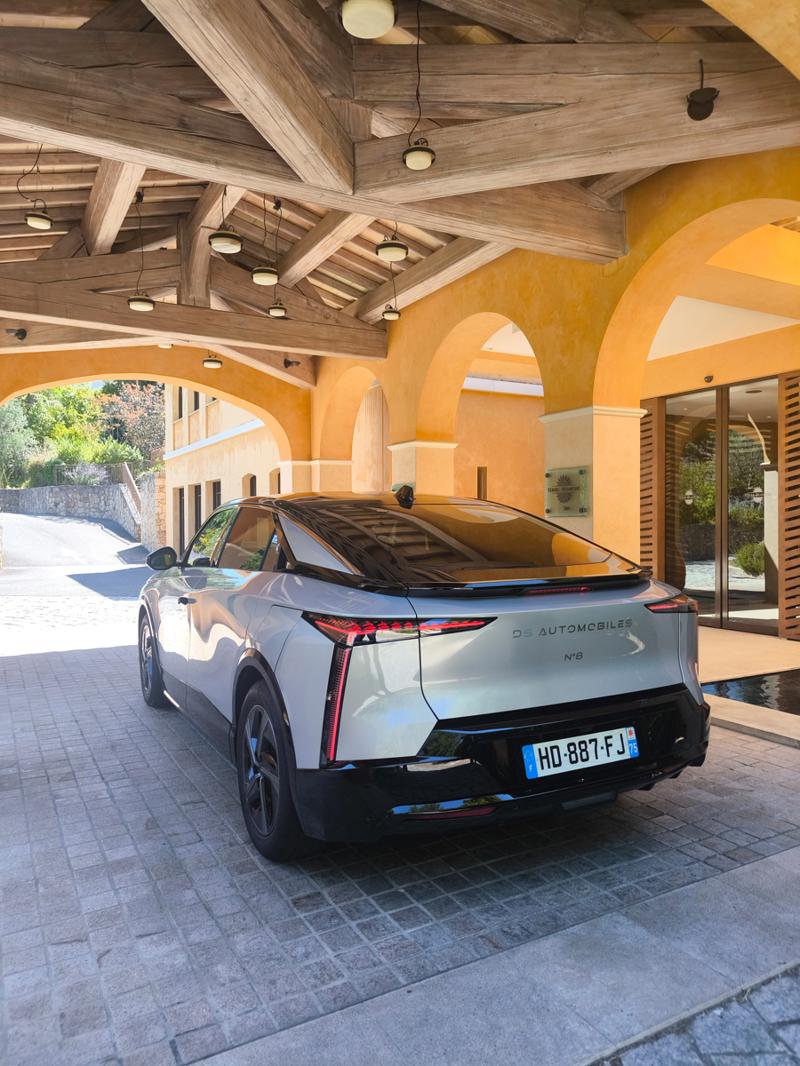 Provence Yollarında İki DS, Tek Yolculuk