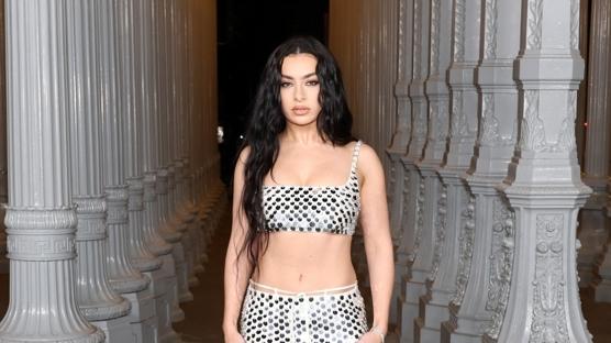 Charli xcx “Music, Fashion, Film” Albümünü Nashville'de İlk Kez Canlı Seslendirdi