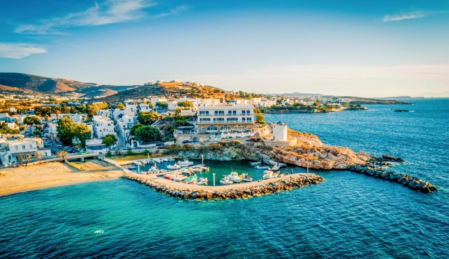 Paros Adası Gezi Rehberi 2026: Gezilecek Yerler, Plajlar ve Oteller