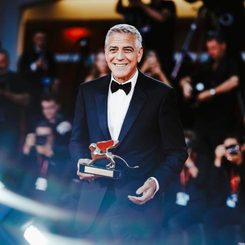 George Clooney 45 Yıllık Kariyerini Venedik'te Taçlandırdı