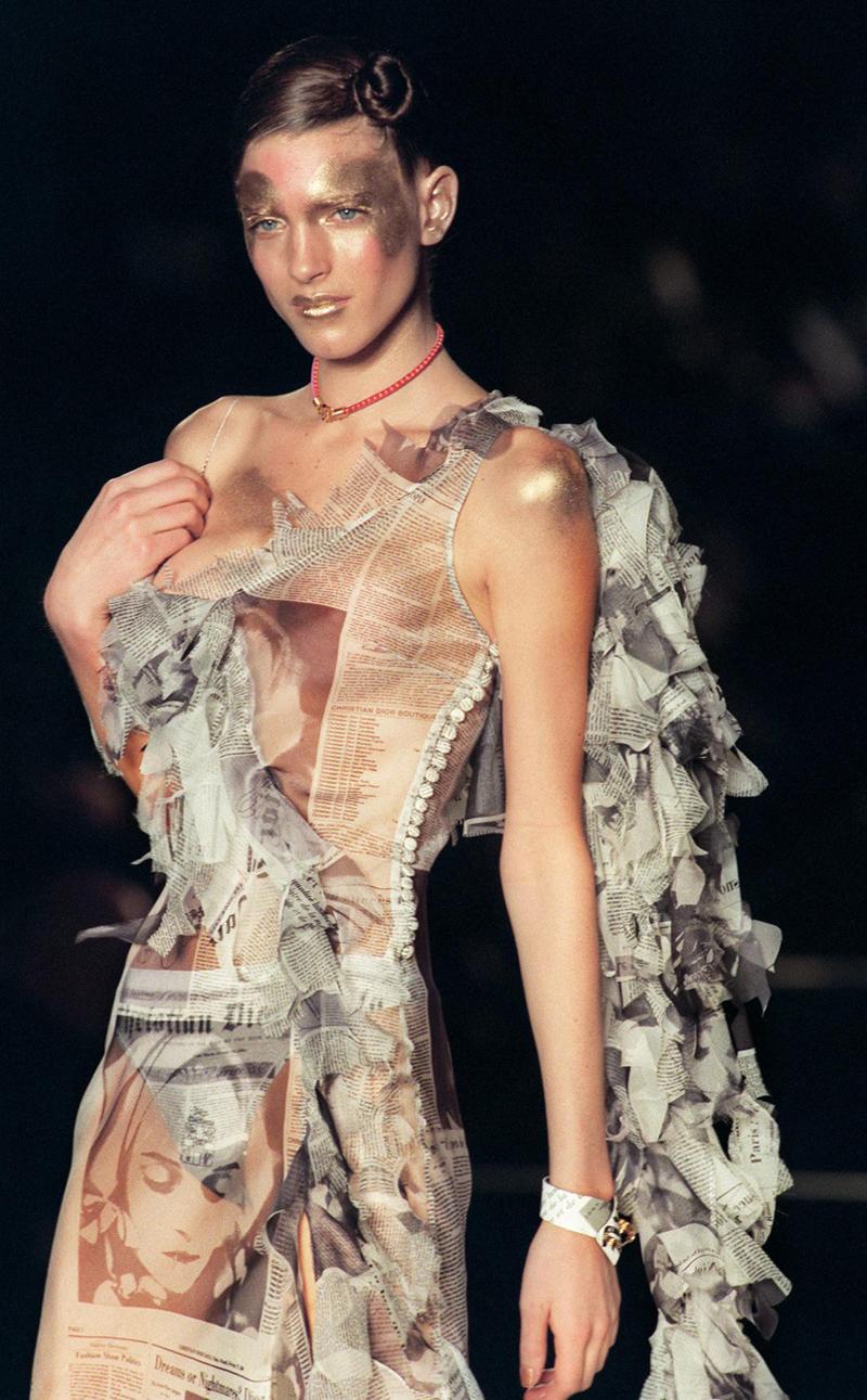 Dior'un İkonik Gazete Baskısının Moda Yolculuğu