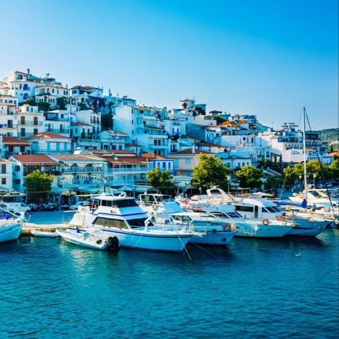 Skiathos Adası Gezi Rehberi 2026: Gezilecek Yerler, Plajlar ve Oteller