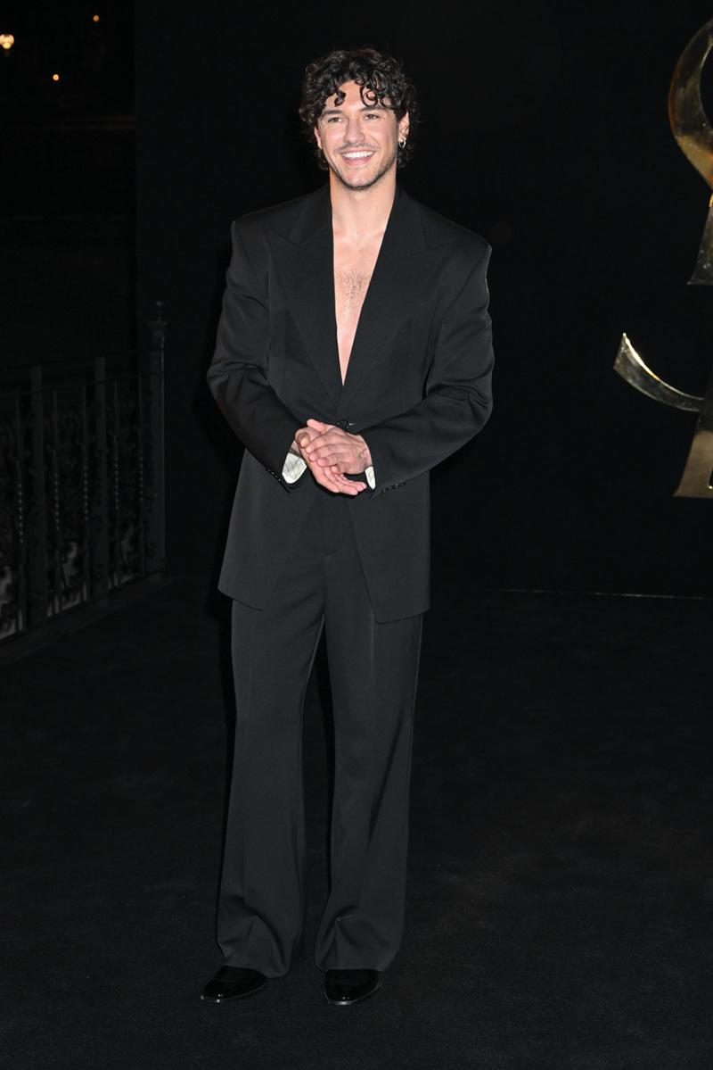 Saint Laurent Defilesinde Ön Sıra Görünümleri