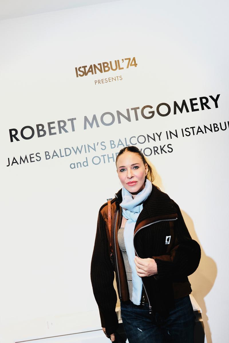 ISTANBUL'74 Robert Montgomery'nin Yeni Sergisine Ev Sahipliği Yapıyor