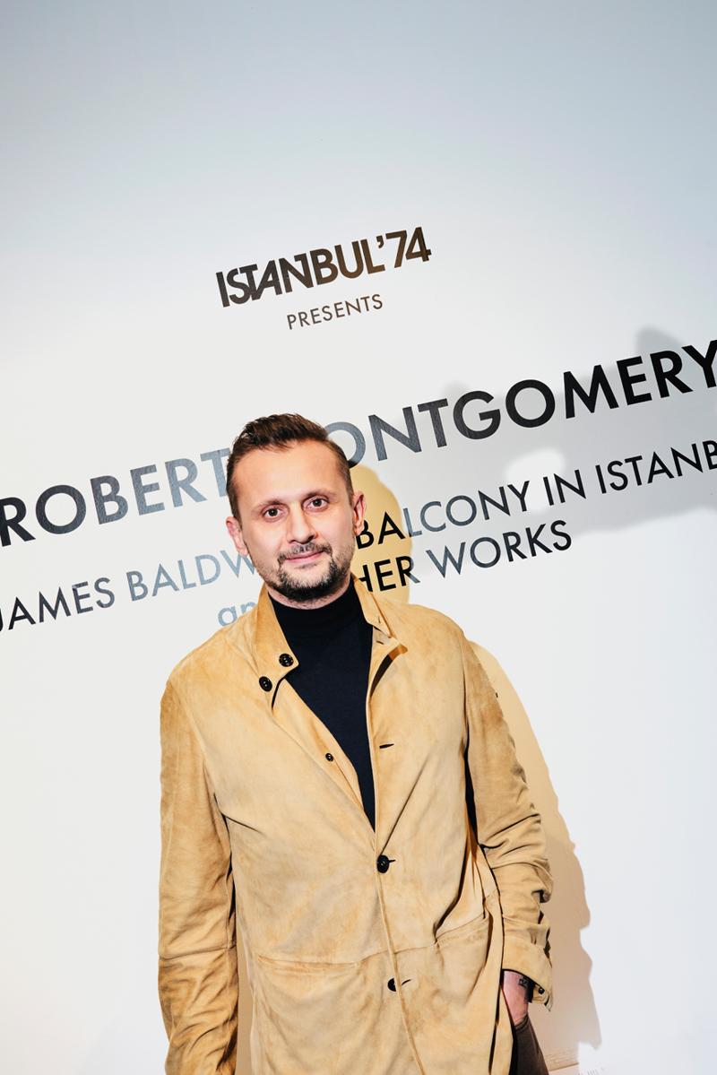 ISTANBUL'74 Robert Montgomery'nin Yeni Sergisine Ev Sahipliği Yapıyor