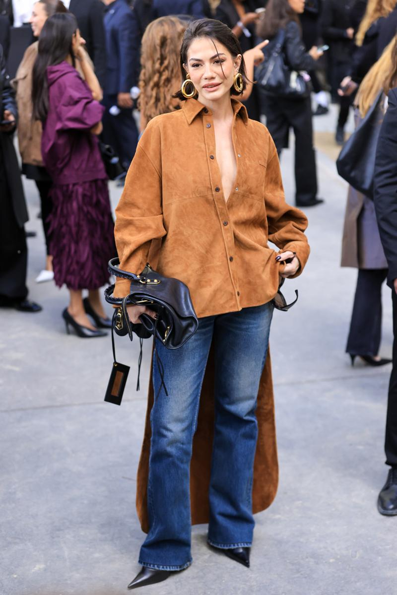 Balenciaga 2027 İlkbahar/Yaz Defilesinde Ünlülerin Stil Buluşması