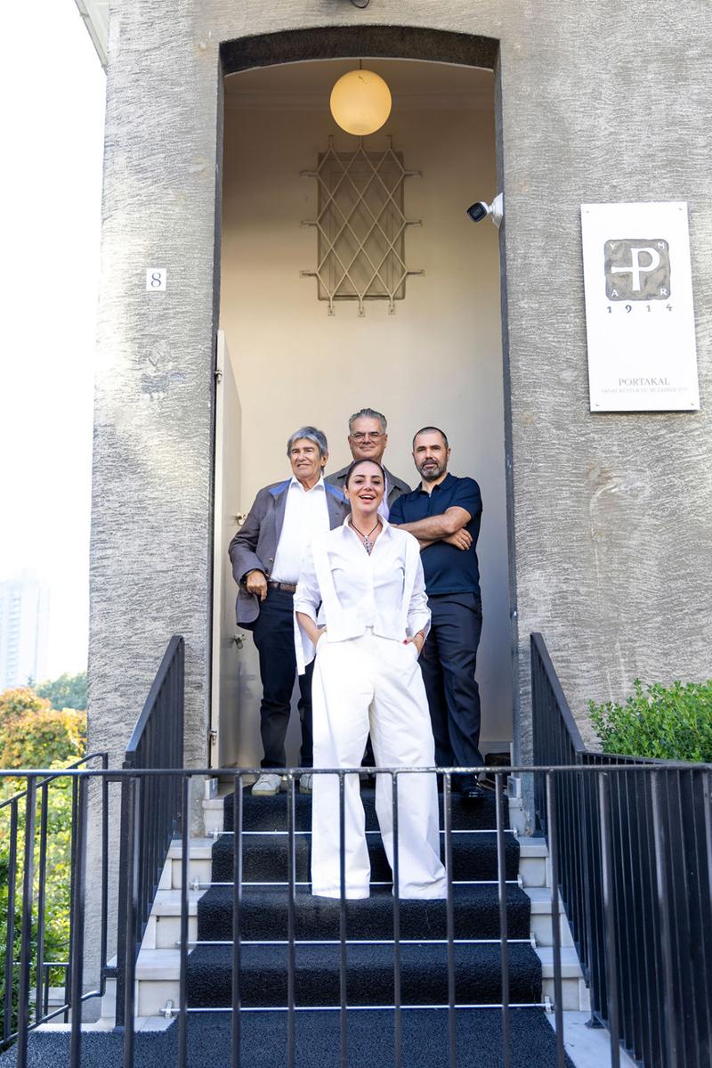 Antonis Donef'in İlk İstanbul Sergisi Portakal Sanat Evi'nde