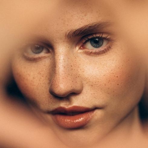 Blurred Lips Trendi: Dudaklarda Yumuşak Geçişler