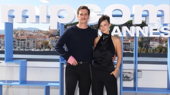 Pınar Deniz ve Selahattin Paşalı “Şapkacı Kadınlar” İçin Cannes'da