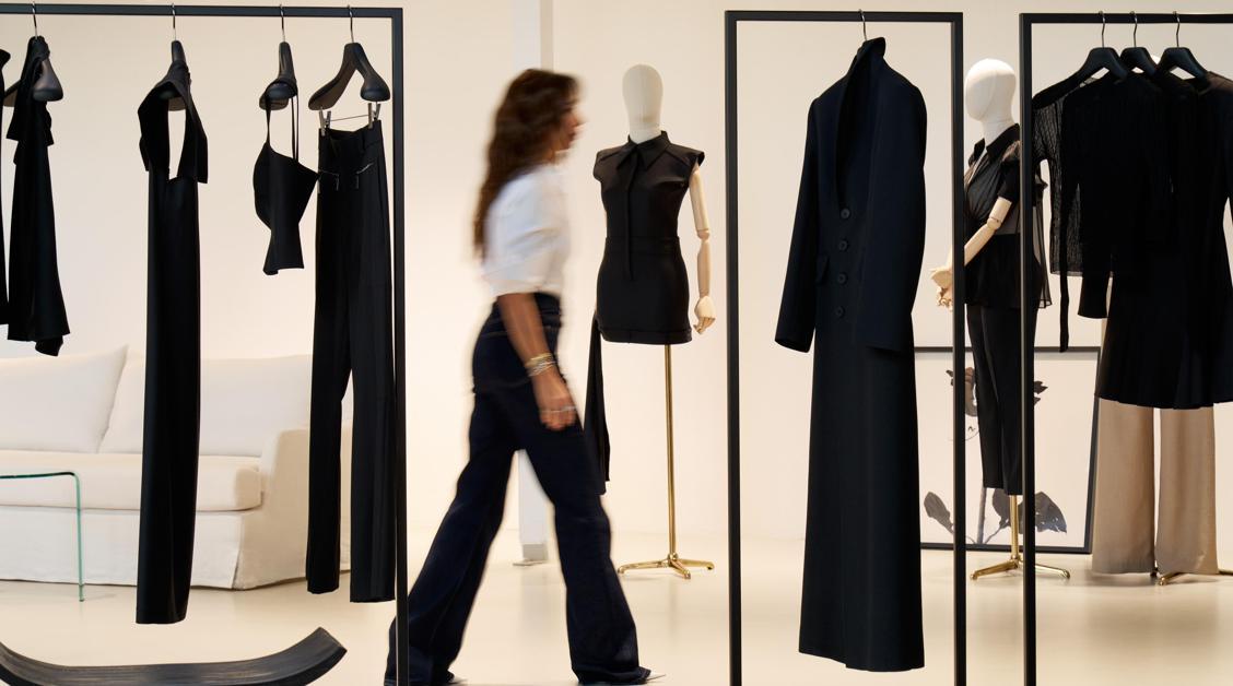 Zamansız Silüetlerin Peşinde