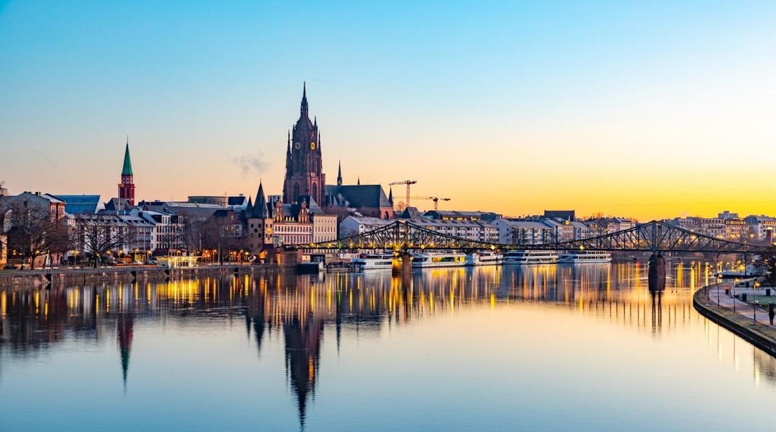 Frankfurt'a Yeniden Bakın: 2026'nın Dünya Tasarım Başkenti Neden Gündemde?