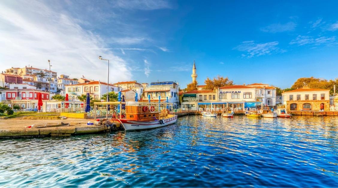 Bozcaada Mekan ve Restoran Rehberi: Adanın Yeme İçme ve Sofra Kültürü