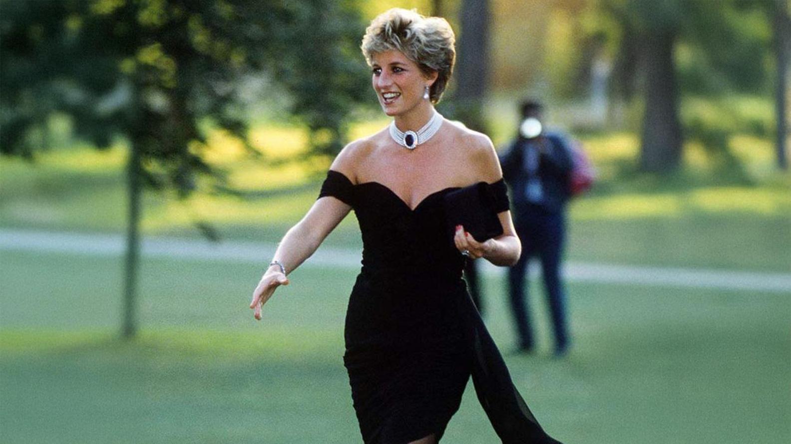 Haftanın Moda Gündemi: Geçmişe Dönüş, Aksesuarlar ve İş Birlikleri Haftanın Moda Gündemi: Geçmişe Dönüş, Aksesuarlar ve İş Birlikleri