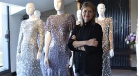 Jenny Packham'dan İstanbul'a Işıltılı Bir Ziyaret: Pre-Fall 2025 Koleksiyonu Vakko'da Tanıtıldı