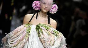 Canlı İzle: Dior 2026-27 Sonbahar/Kış Defilesi