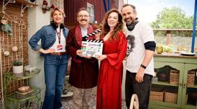 "Aile Arasında" Filmi Ekibi Yeniden Bir Arada