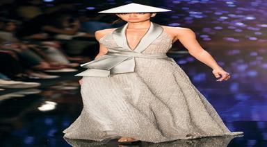 MBFW ISTANBUL ÖZGÜR MASUR DEFİLESİ